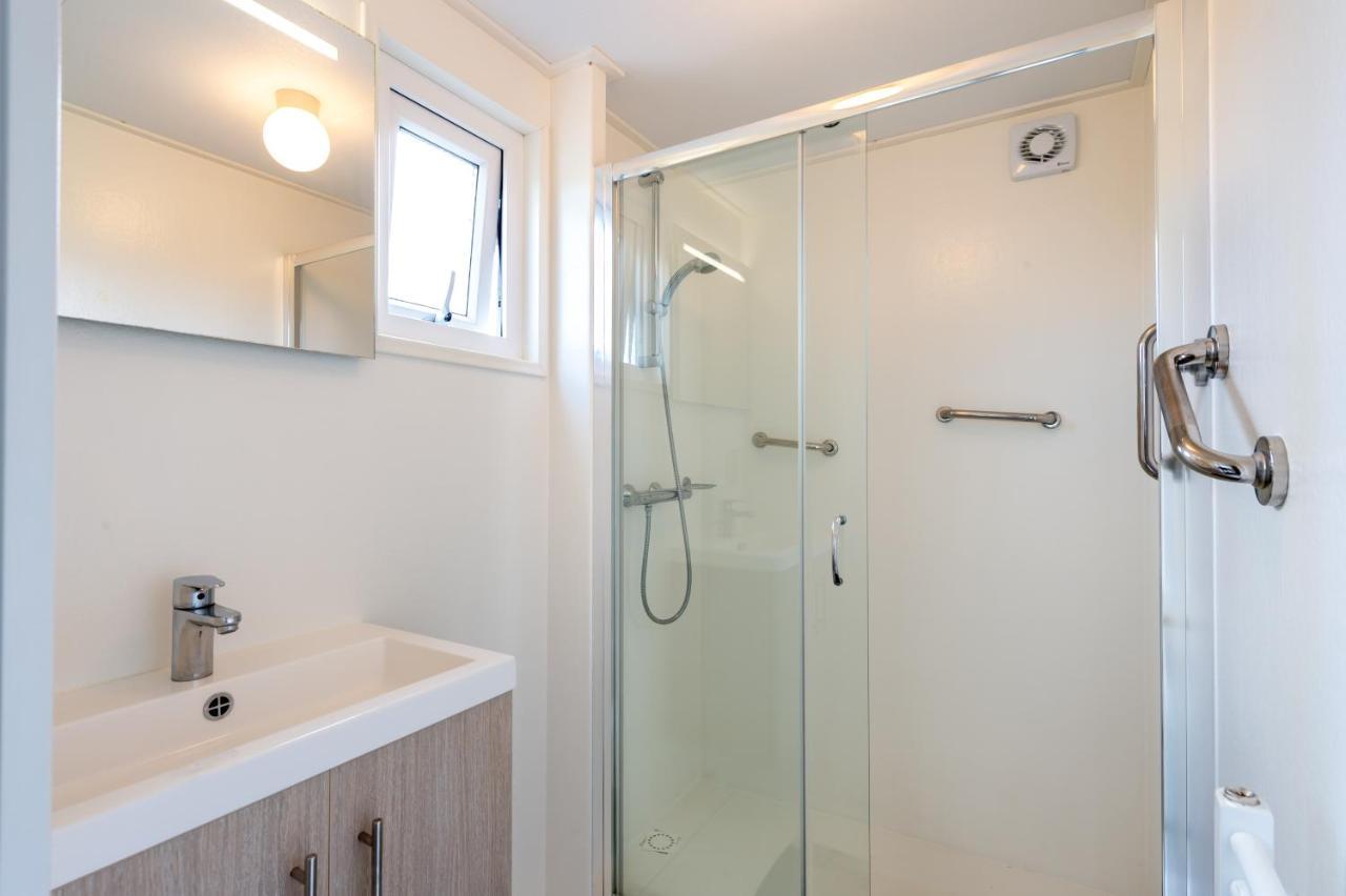 Luxe 5-Persoons Chalet Op Familiecamping Baarland エクステリア 写真