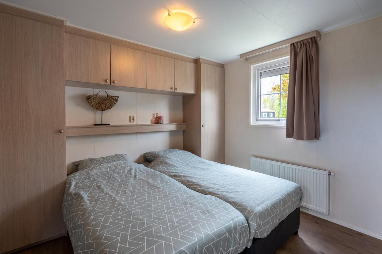 Luxe 5-Persoons Chalet Op Familiecamping Baarland エクステリア 写真