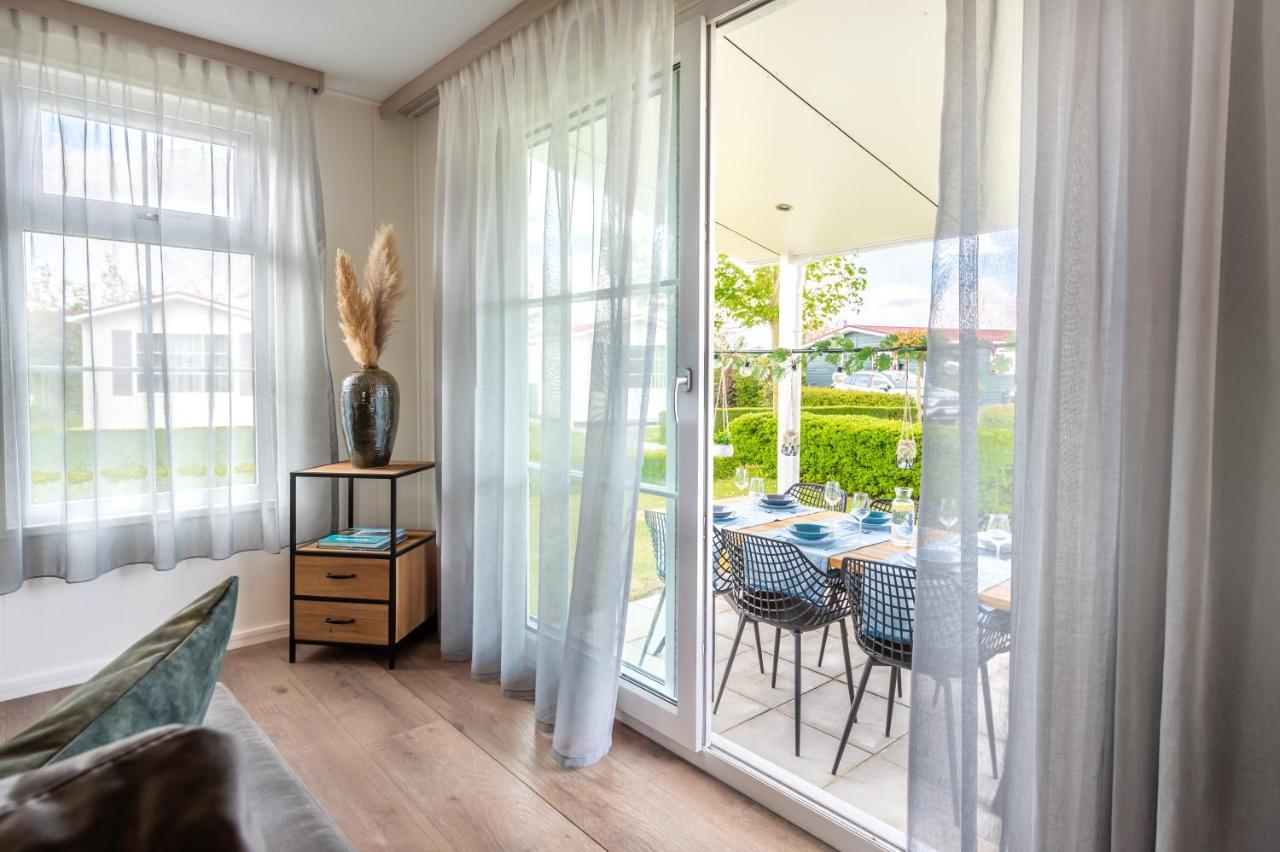 Luxe 5-Persoons Chalet Op Familiecamping Baarland エクステリア 写真