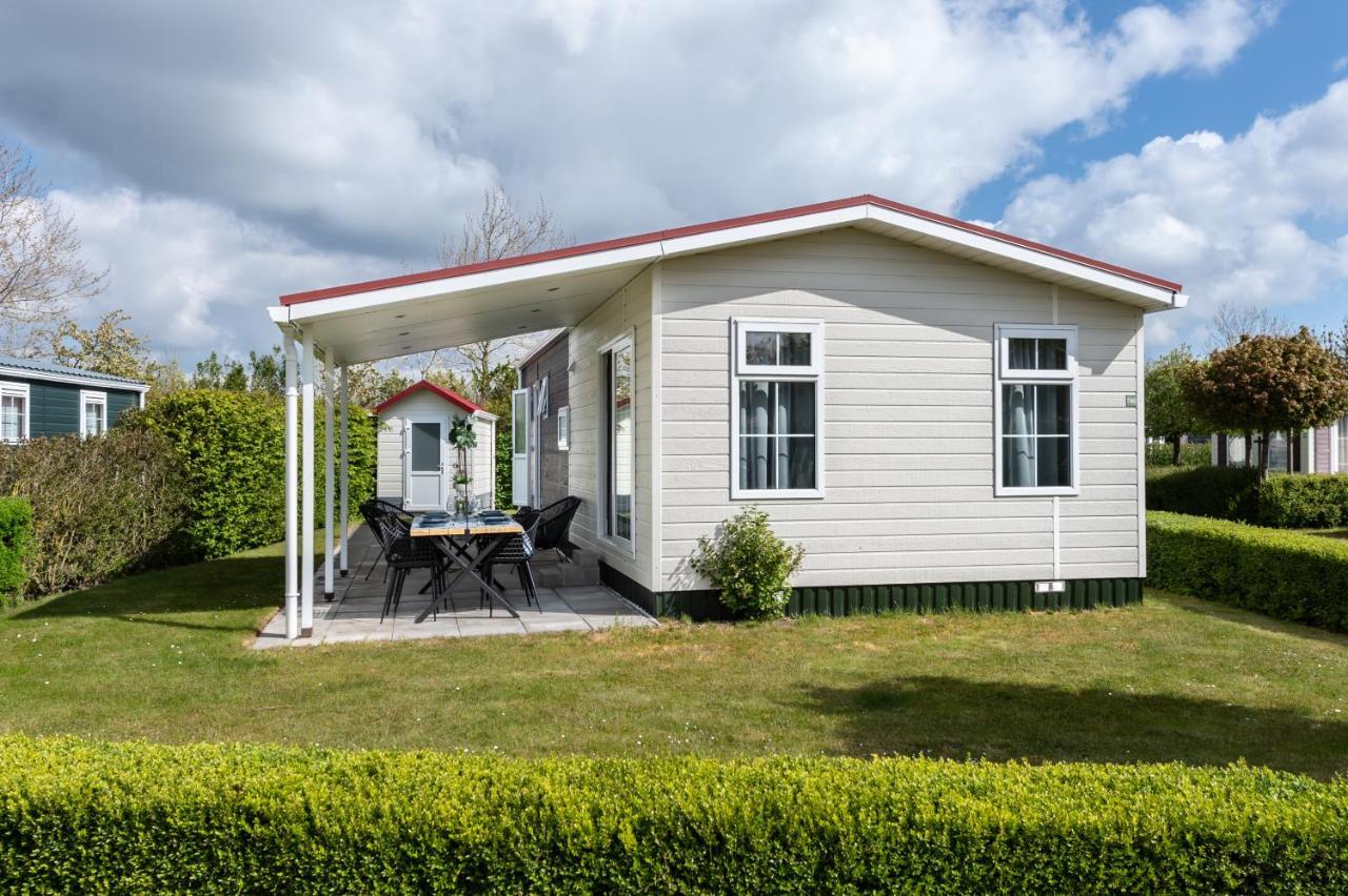 Luxe 5-Persoons Chalet Op Familiecamping Baarland エクステリア 写真
